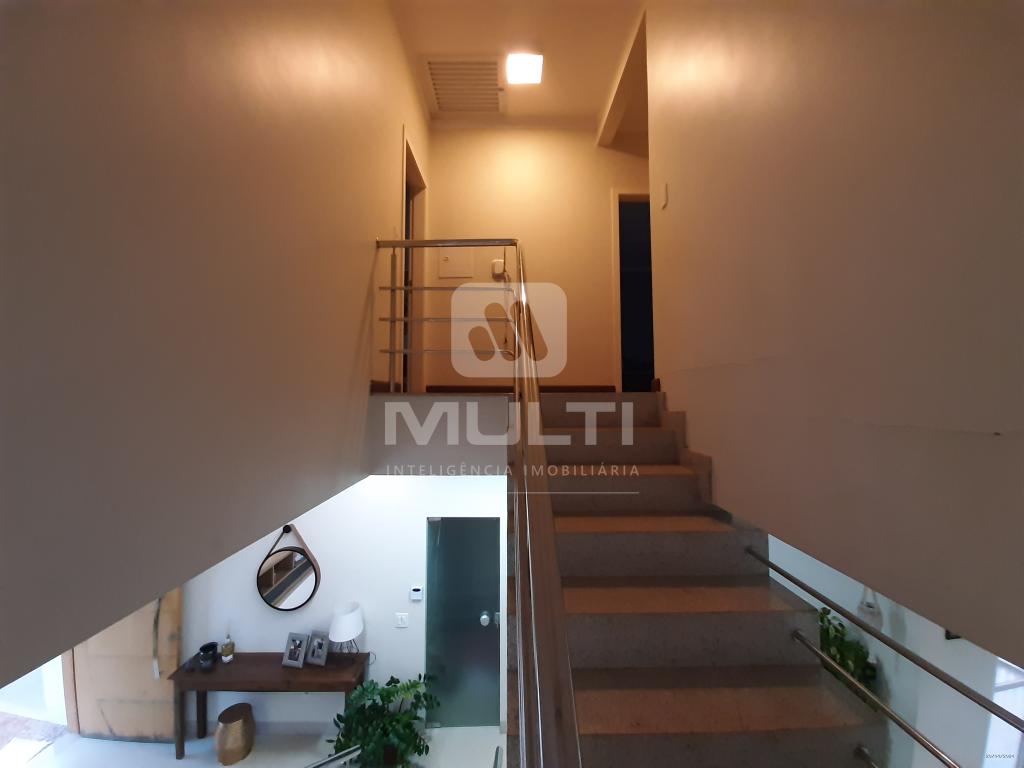 Casa à venda com 3 quartos, 235m² - Foto 13