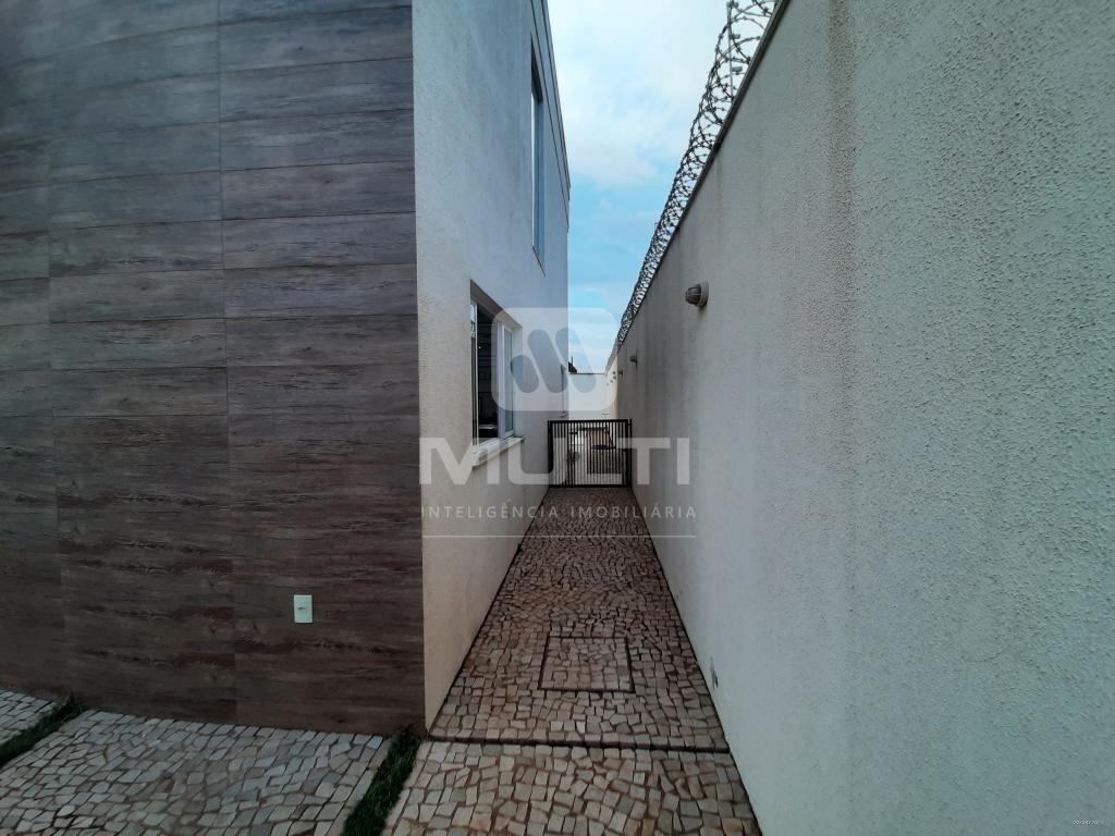 Casa à venda com 3 quartos, 235m² - Foto 27
