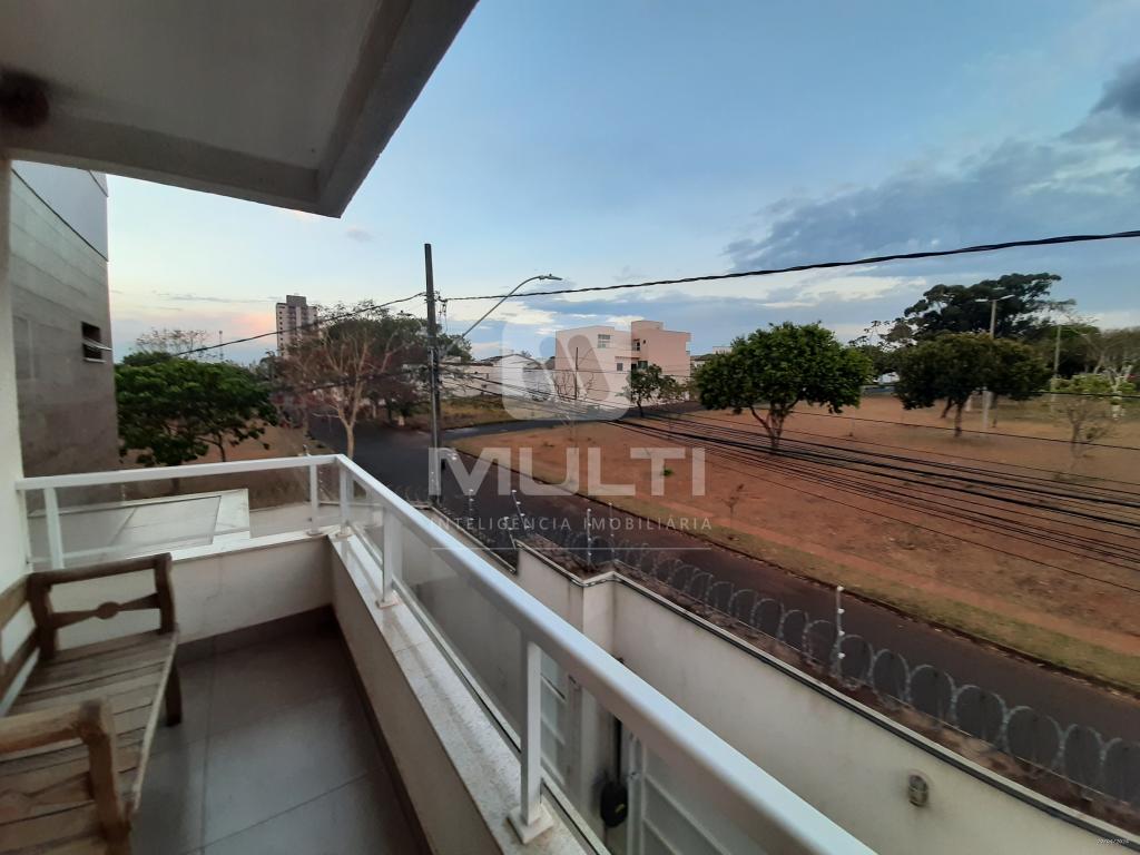 Casa à venda com 3 quartos, 235m² - Foto 37