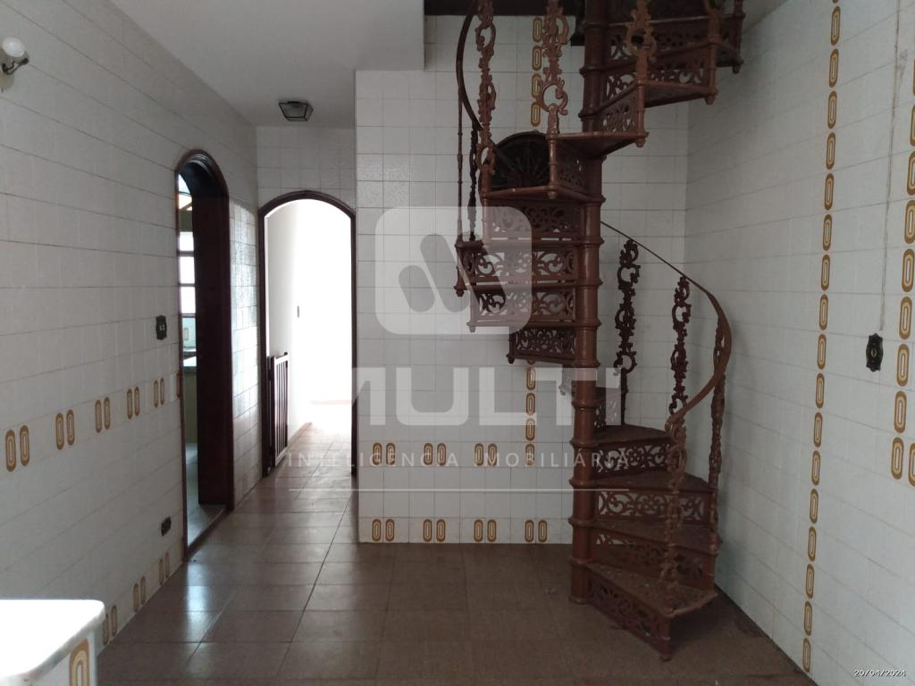 Casa à venda com 3 quartos, 298m² - Foto 21