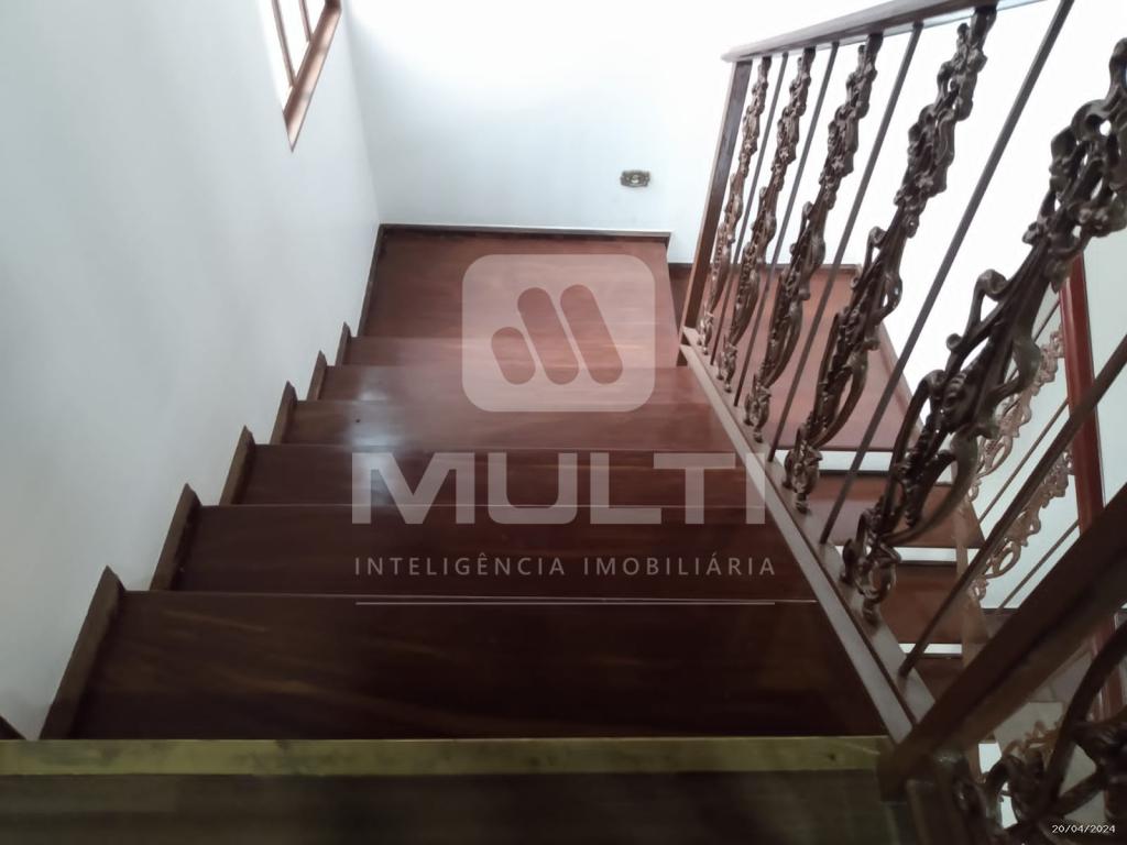 Casa à venda com 3 quartos, 298m² - Foto 39
