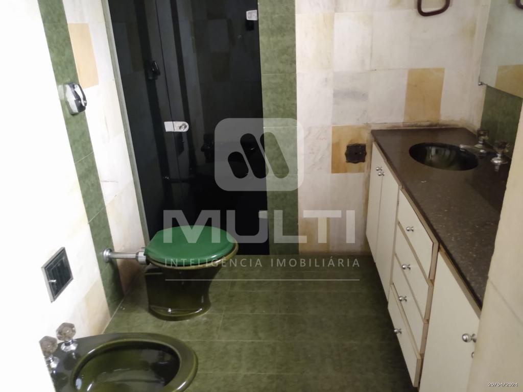 Casa à venda com 3 quartos, 298m² - Foto 40