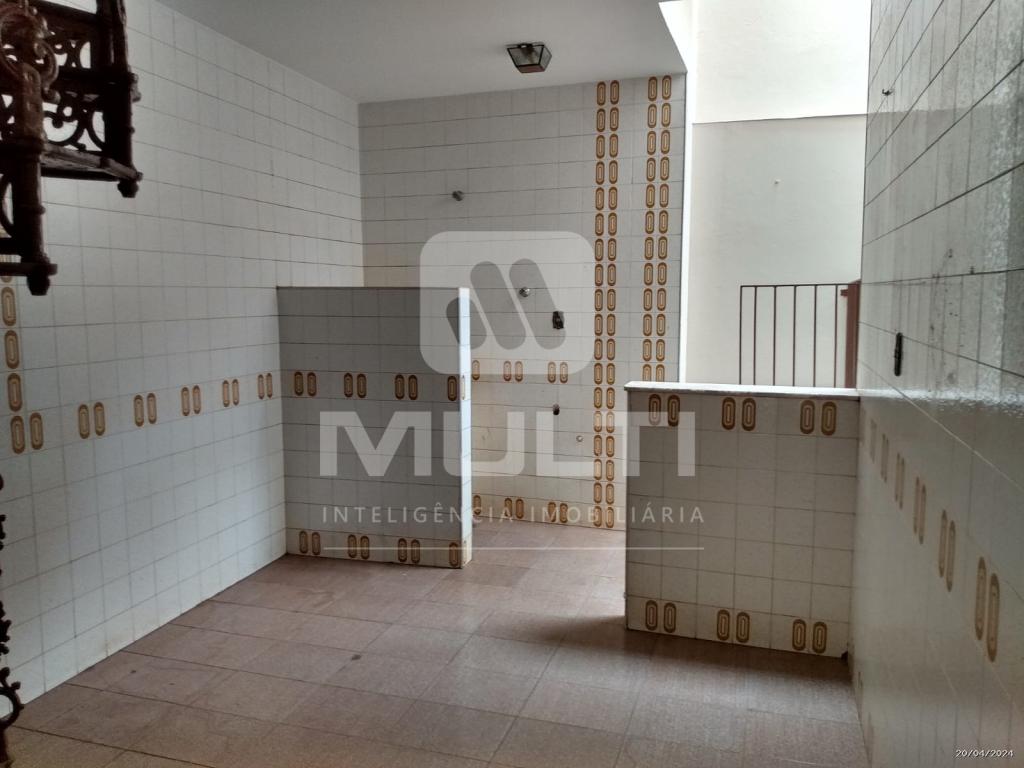 Casa à venda com 3 quartos, 298m² - Foto 43