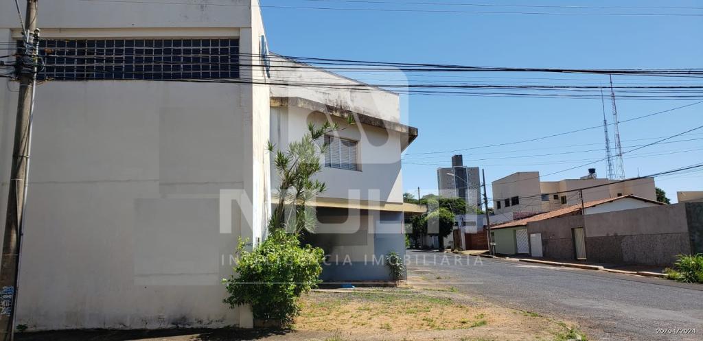 Depósito-Galpão-Armazém à venda com 1 quarto, 360m² - Foto 1