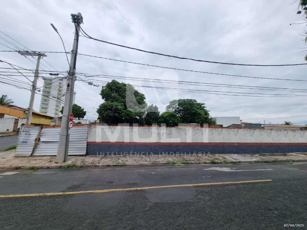 Loteamento e Condomínio - Foto 3