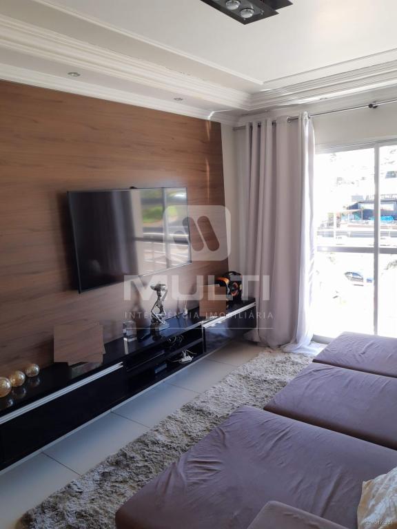 Apartamento à venda com 3 quartos, 84m² - Foto 1