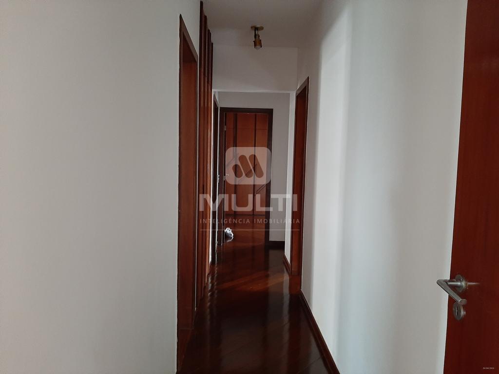 Apartamento à venda com 4 quartos, 200m² - Foto 6