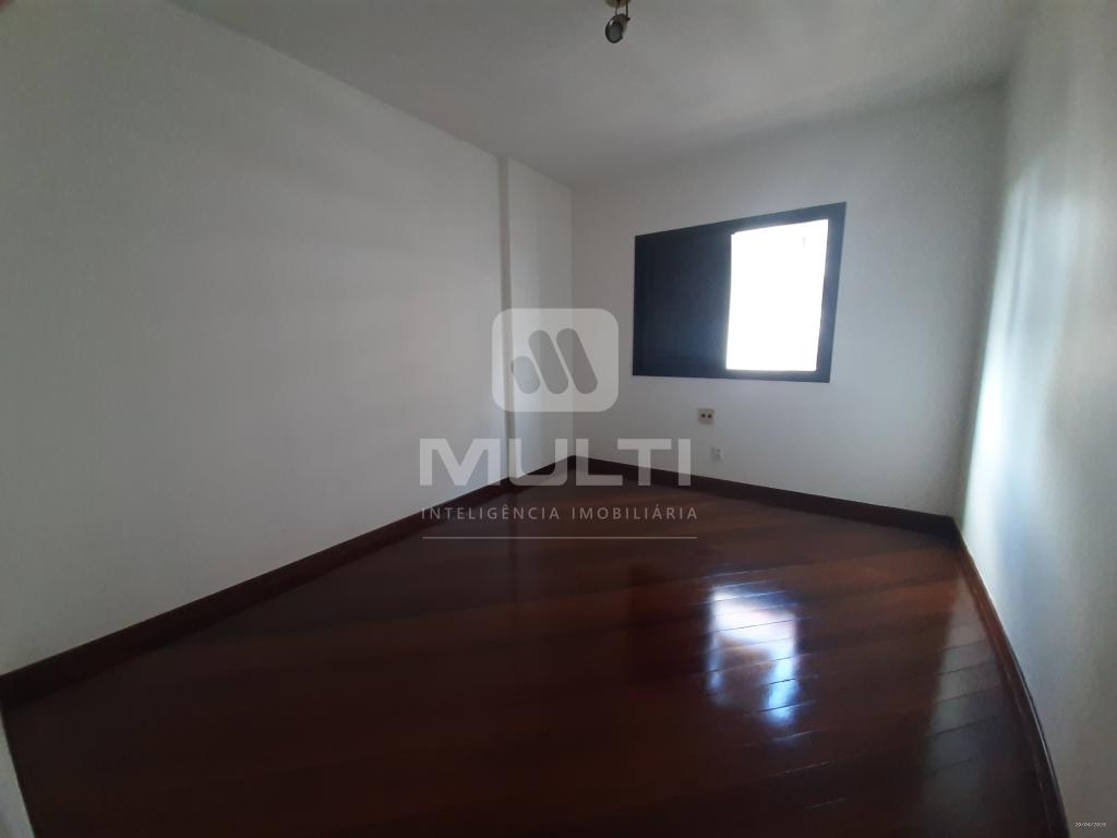 Apartamento à venda com 4 quartos, 200m² - Foto 7