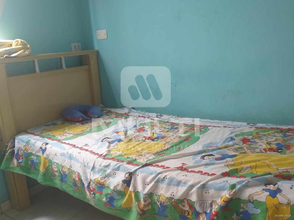 Casa à venda com 3 quartos, 109m² - Foto 4
