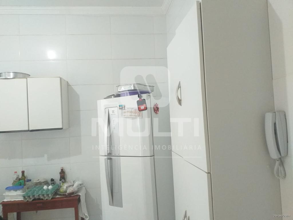 Casa à venda com 3 quartos, 109m² - Foto 8