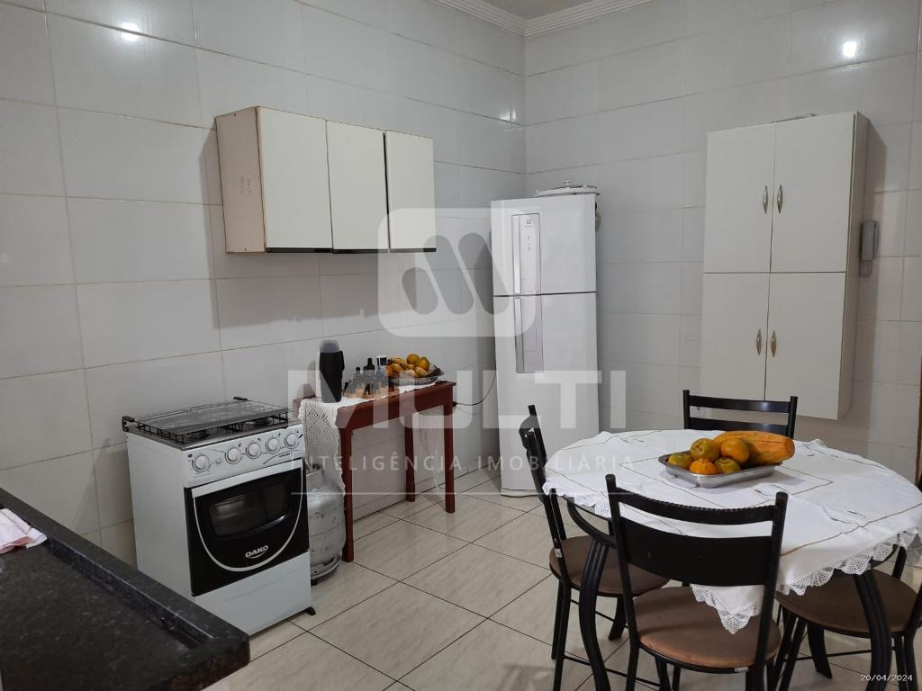 Casa à venda com 3 quartos, 109m² - Foto 11