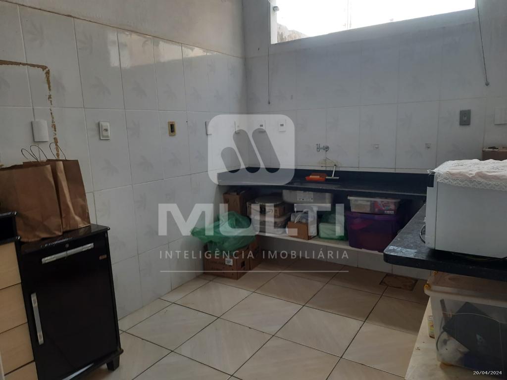 Casa à venda com 3 quartos, 109m² - Foto 13