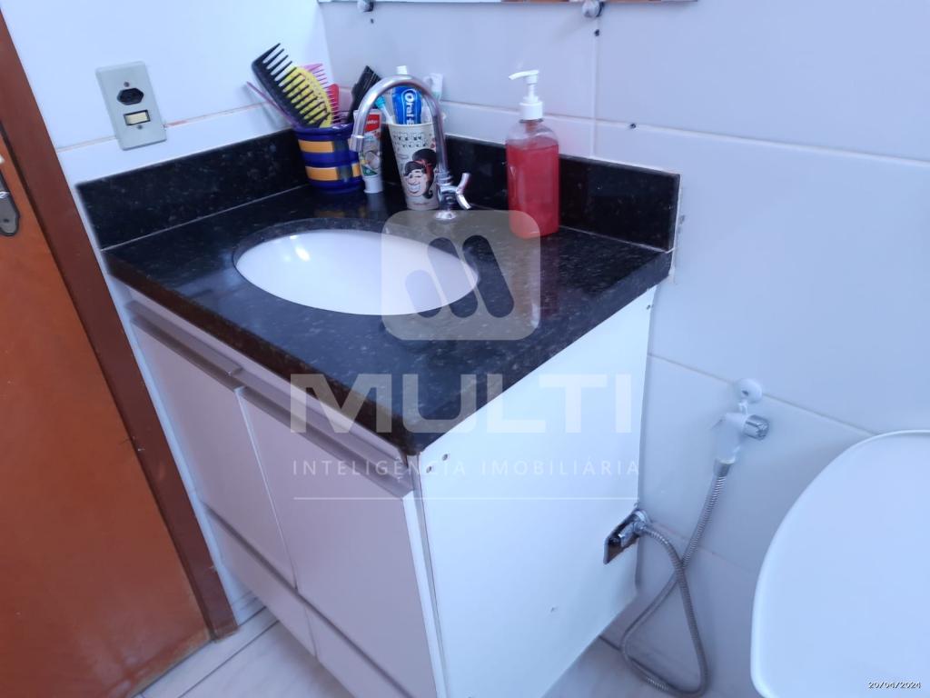 Casa à venda com 3 quartos, 109m² - Foto 14