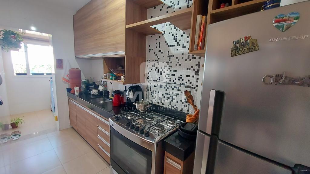 Apartamento à venda com 2 quartos, 72m² - Foto 8