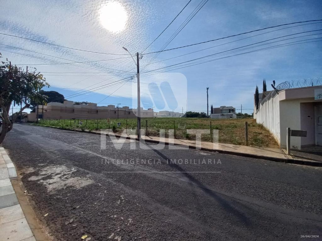 Terreno à venda com 1 quarto, 444m² - Foto 4