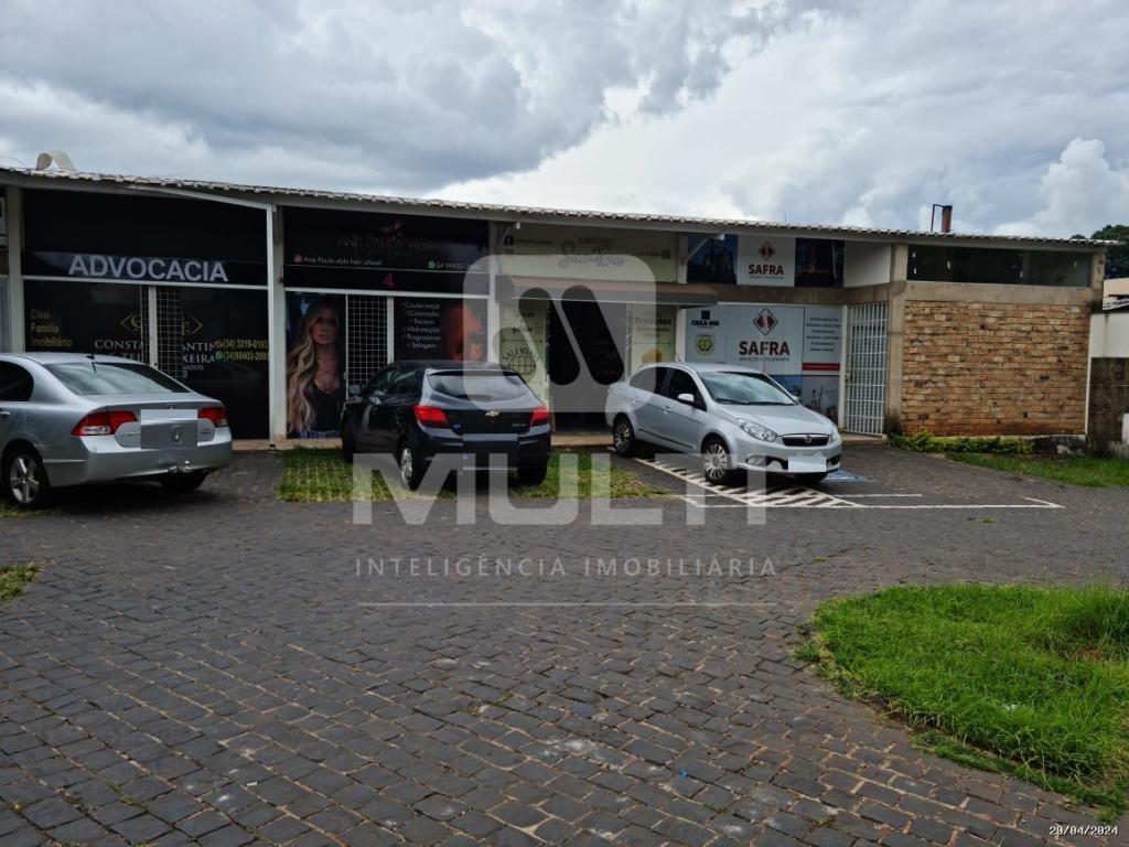 Prédio Inteiro à venda com 1 quarto, 470m² - Foto 1