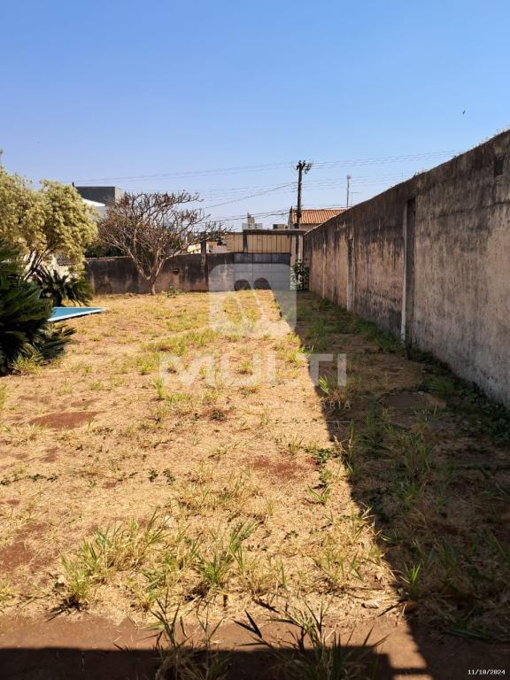 Terreno à venda com 1 quarto, 360m² - Foto 2