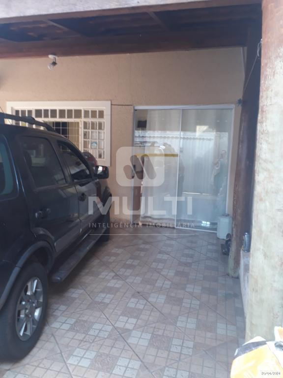 Casa à venda com 3 quartos, 136m² - Foto 2