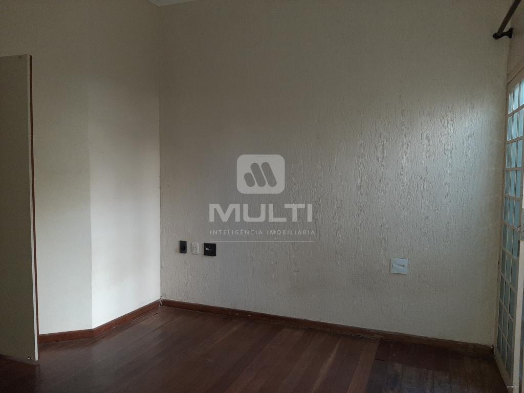 Casa à venda com 3 quartos, 229m² - Foto 3