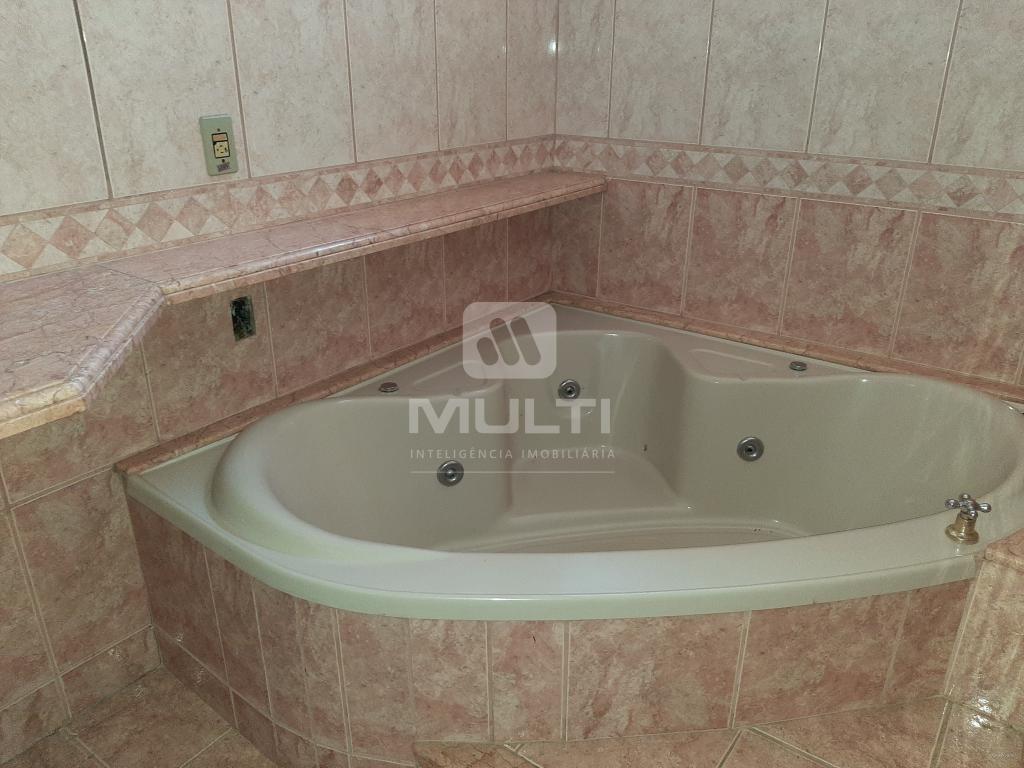 Casa à venda com 3 quartos, 229m² - Foto 5