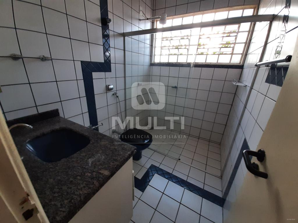Casa à venda com 3 quartos, 229m² - Foto 16