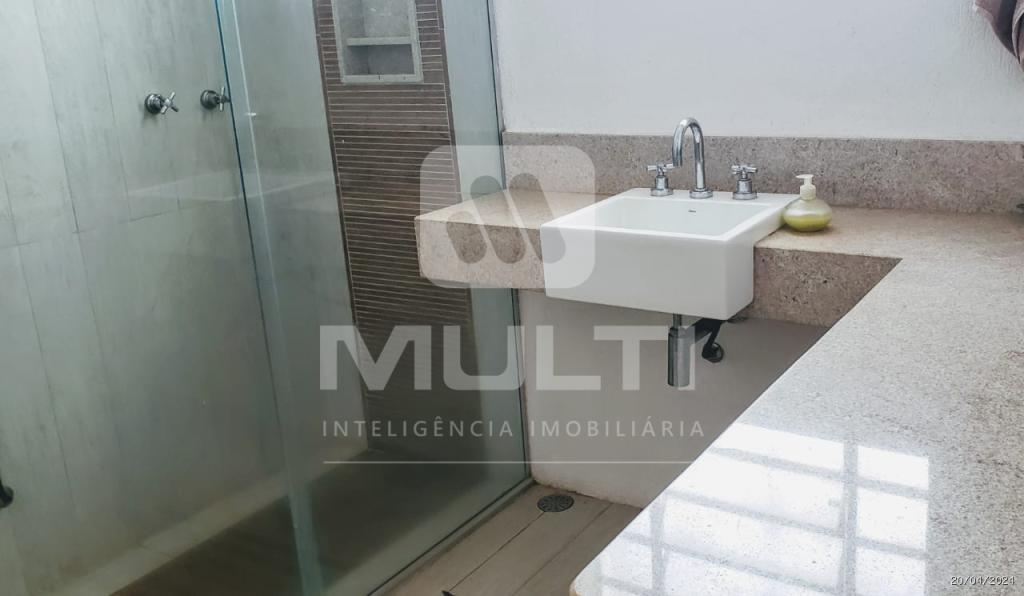Casa à venda com 3 quartos, 357m² - Foto 3