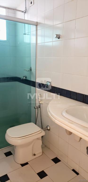 Casa à venda com 3 quartos, 357m² - Foto 4
