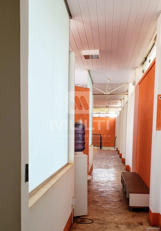 Casa à venda com 3 quartos, 357m² - Foto 5