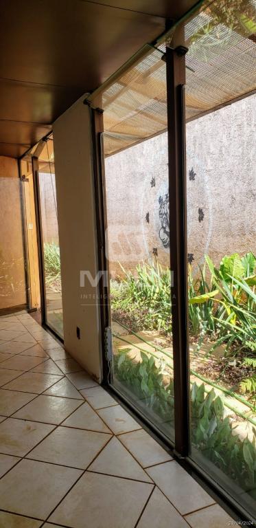 Casa à venda com 3 quartos, 357m² - Foto 11
