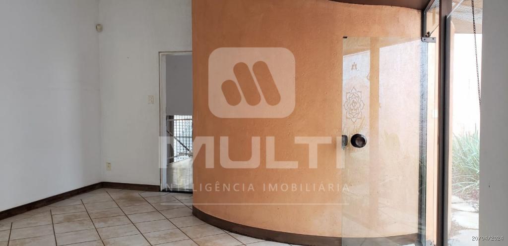 Casa à venda com 3 quartos, 357m² - Foto 14