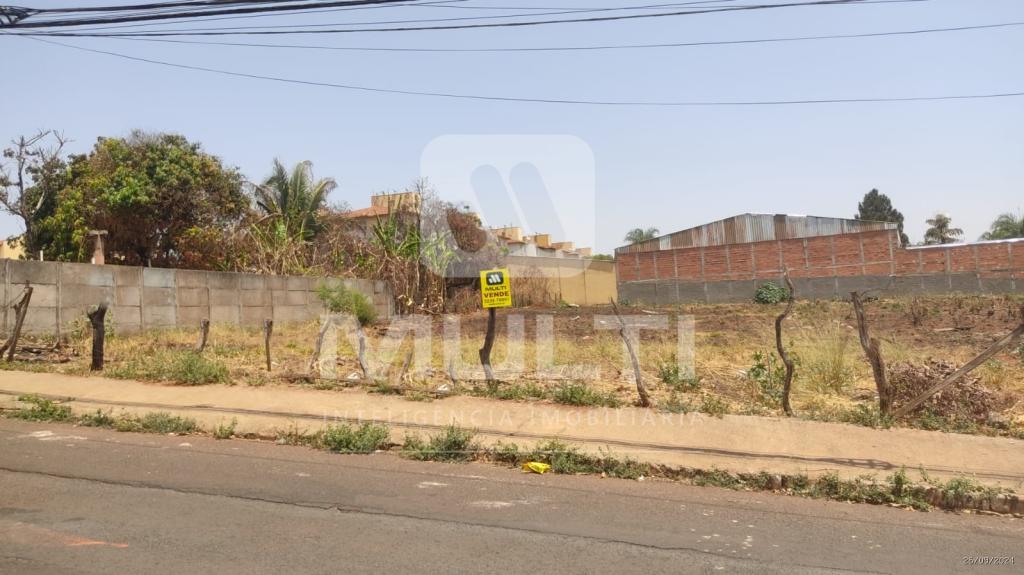 Terreno à venda com 1 quarto, 2860m² - Foto 1