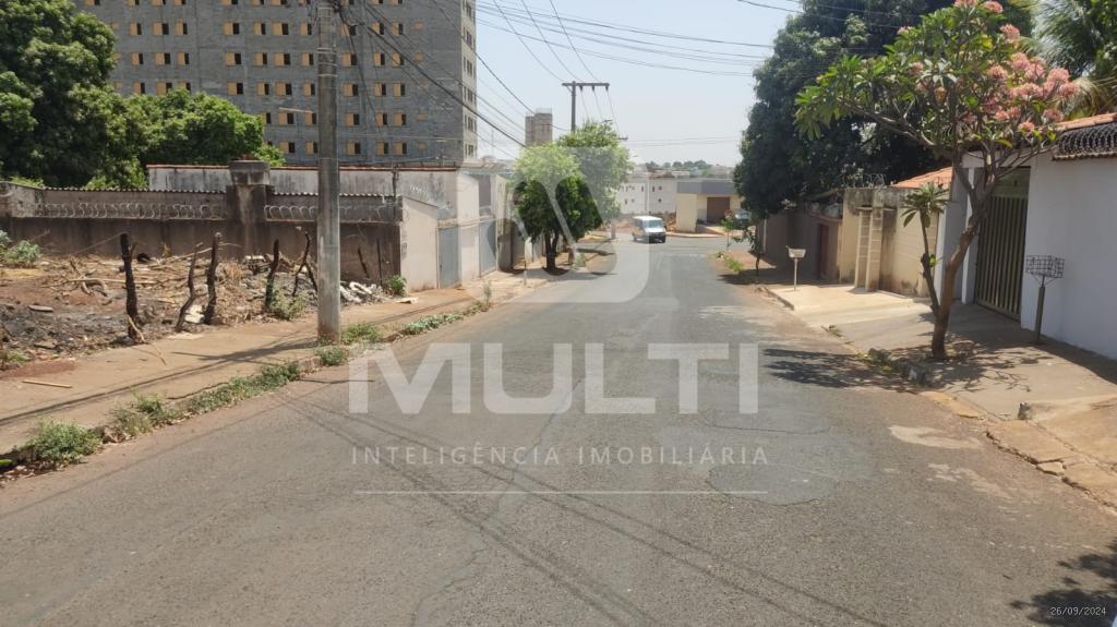 Terreno à venda com 1 quarto, 2860m² - Foto 3