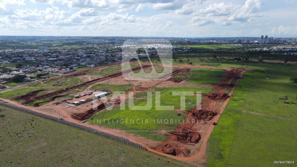 Terreno à venda com 1 quarto, 250m² - Foto 1