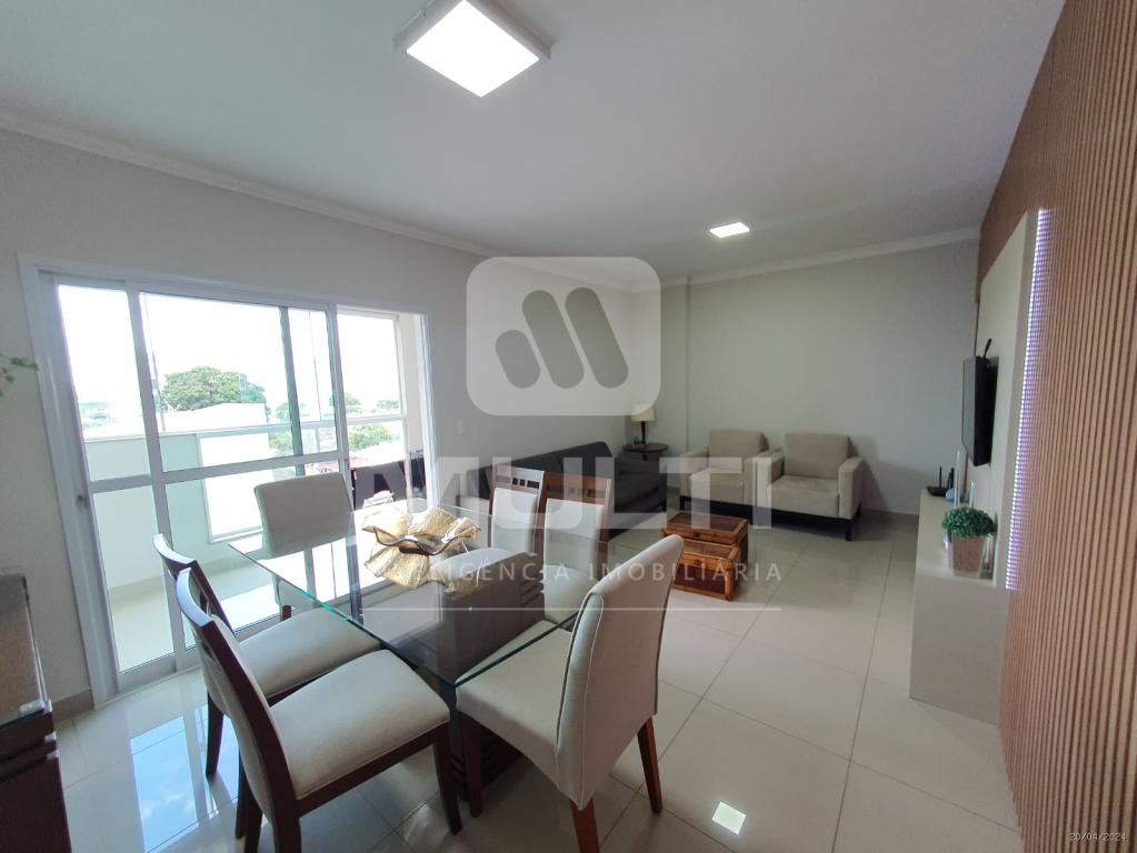 Apartamento à venda com 3 quartos, 94m² - Foto 3