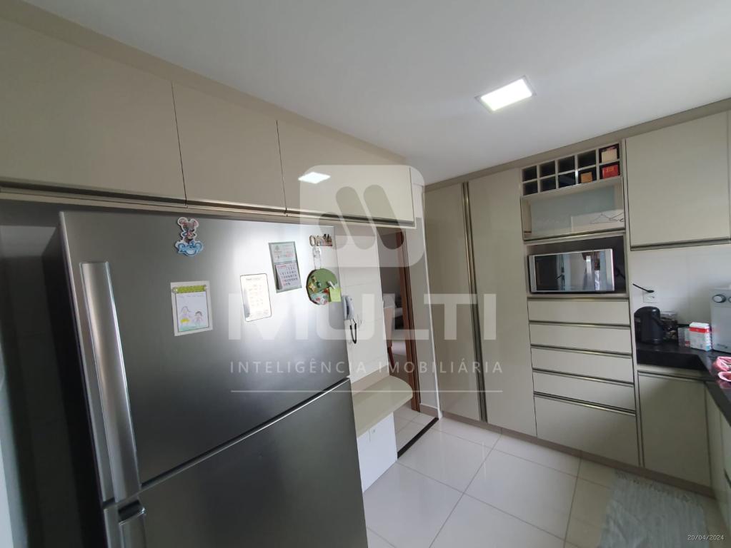 Apartamento à venda com 3 quartos, 94m² - Foto 7