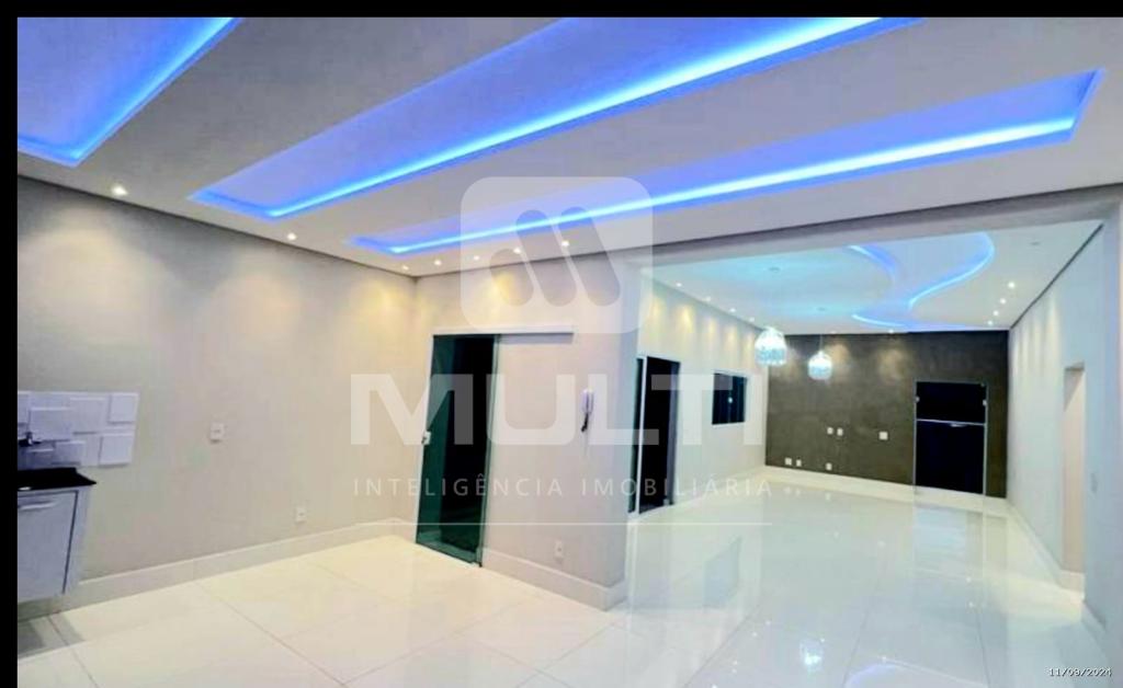 Casa à venda com 3 quartos, 220m² - Foto 3
