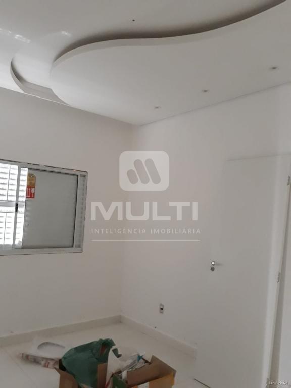 Casa à venda com 3 quartos, 220m² - Foto 9