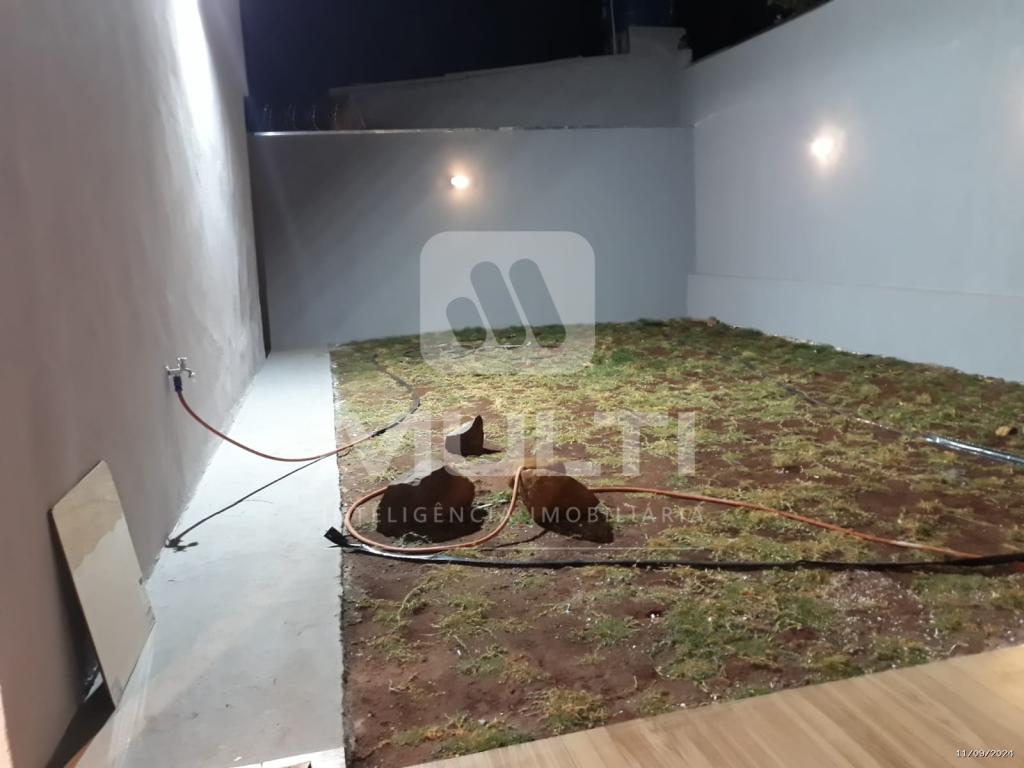 Casa à venda com 3 quartos, 220m² - Foto 13