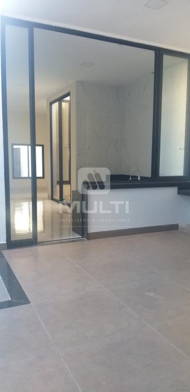 Casa à venda com 3 quartos, 200m² - Foto 2