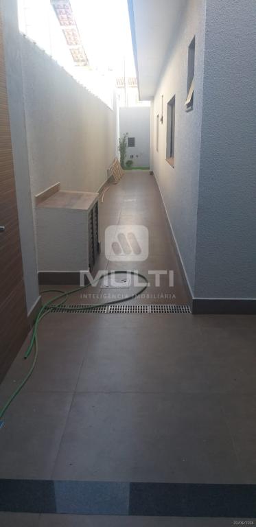 Casa à venda com 3 quartos, 200m² - Foto 3