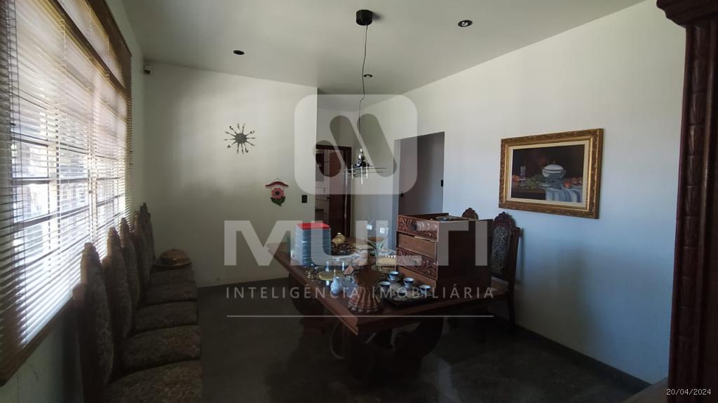 Casa à venda com 3 quartos, 370m² - Foto 5