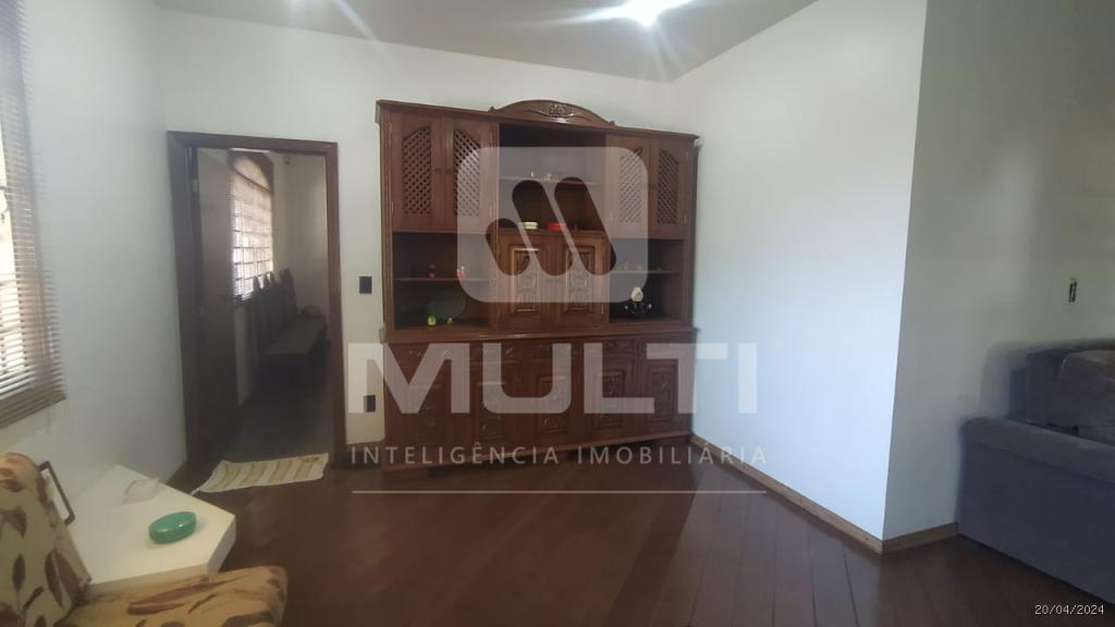 Casa à venda com 3 quartos, 370m² - Foto 9
