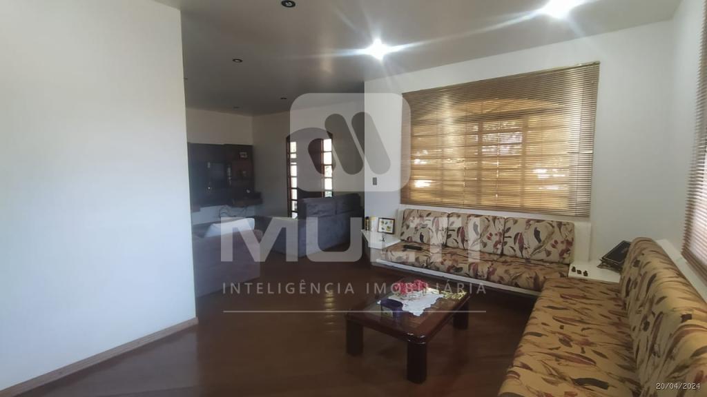 Casa à venda com 3 quartos, 370m² - Foto 10