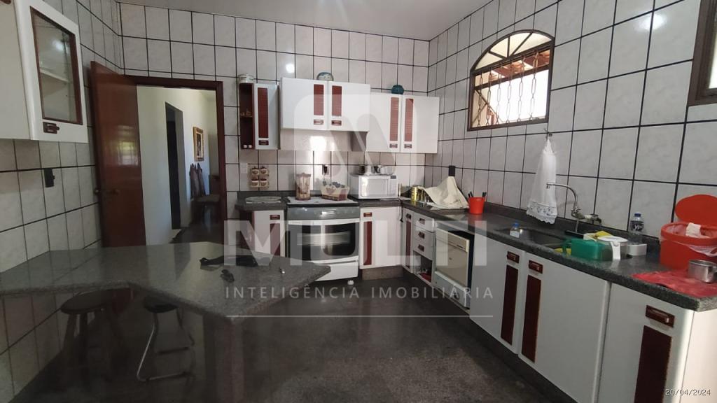 Casa à venda com 3 quartos, 370m² - Foto 11