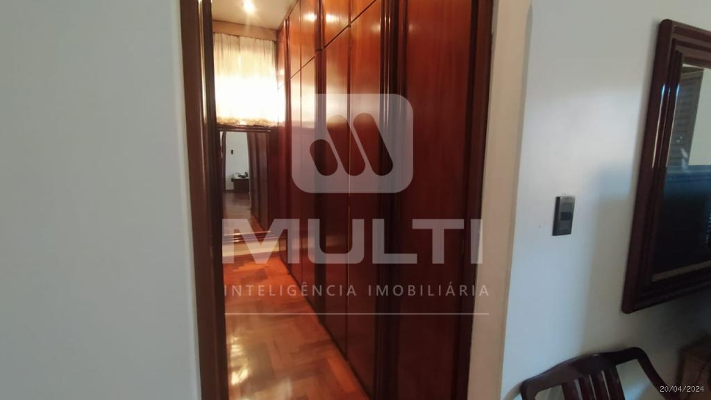 Casa à venda com 3 quartos, 370m² - Foto 16
