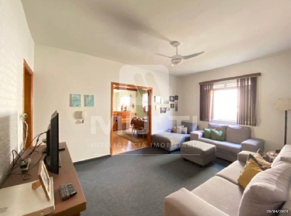 Casa à venda com 3 quartos, 270m² - Foto 2