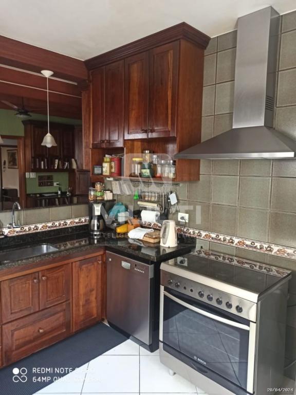Casa à venda com 3 quartos, 270m² - Foto 5