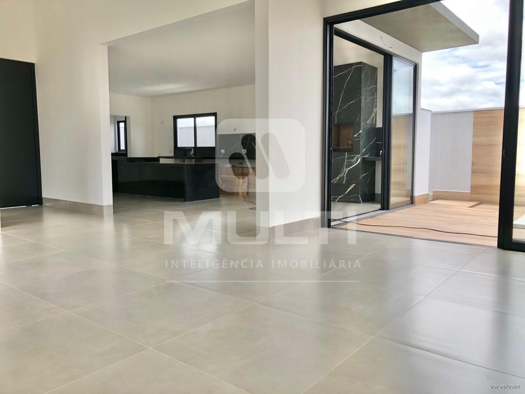 Casa de Condomínio à venda com 3 quartos, 201m² - Foto 3