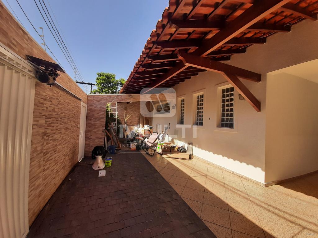 Casa à venda com 4 quartos, 327m² - Foto 3