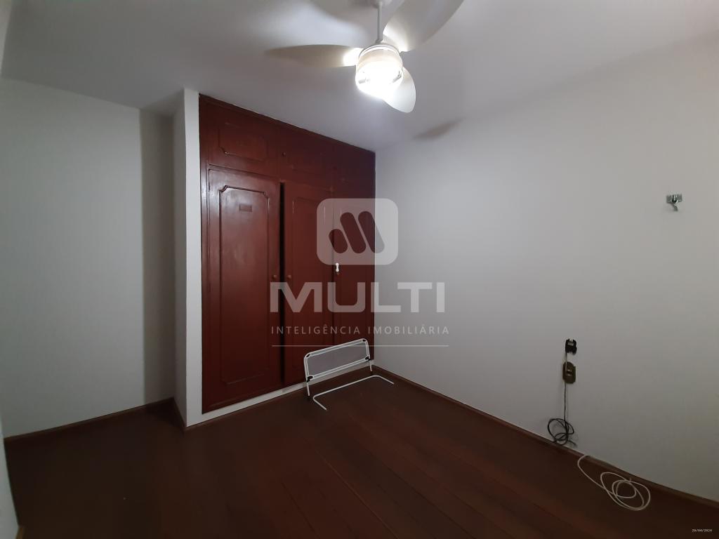Casa à venda com 4 quartos, 327m² - Foto 17